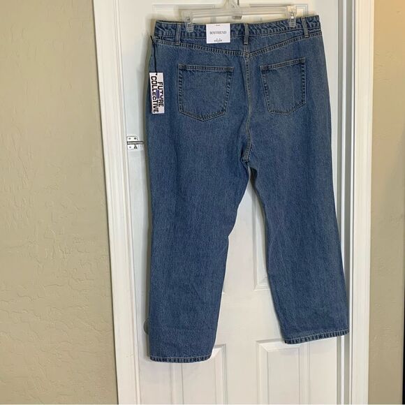 Future Collective Mid Rise Boyfriend Jeans Size 16w/18W - Picture 4 of 11